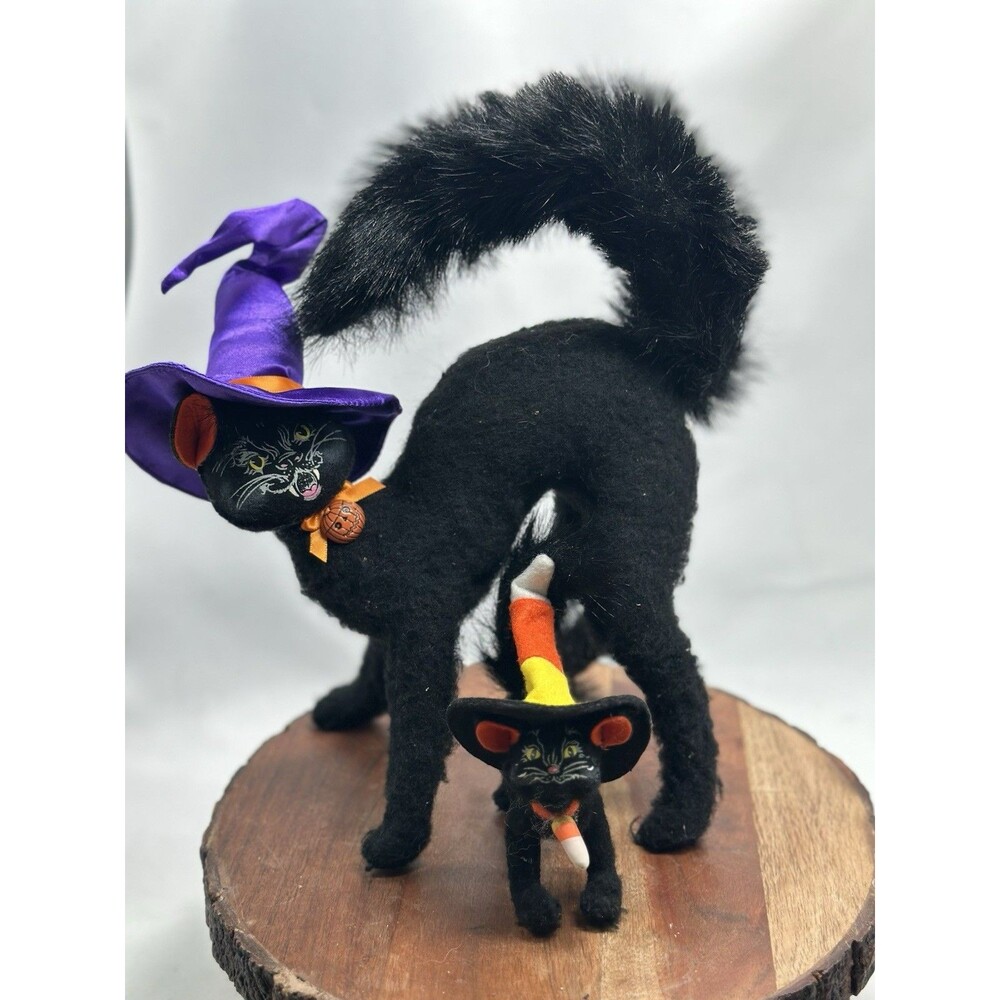 ANNALEE 2009 Large Retired Black Cats W Purple Witch Hat And Small Scared Cat